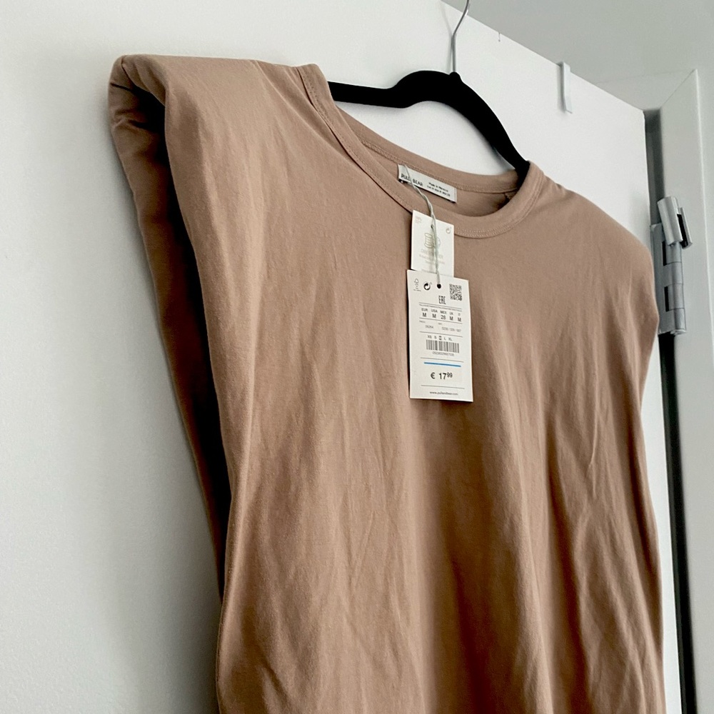 🧨💥MEGA SALE💥🧨  3️⃣ for $20. 
Pull&Bear NWT women’s padded shoulder muscle tee